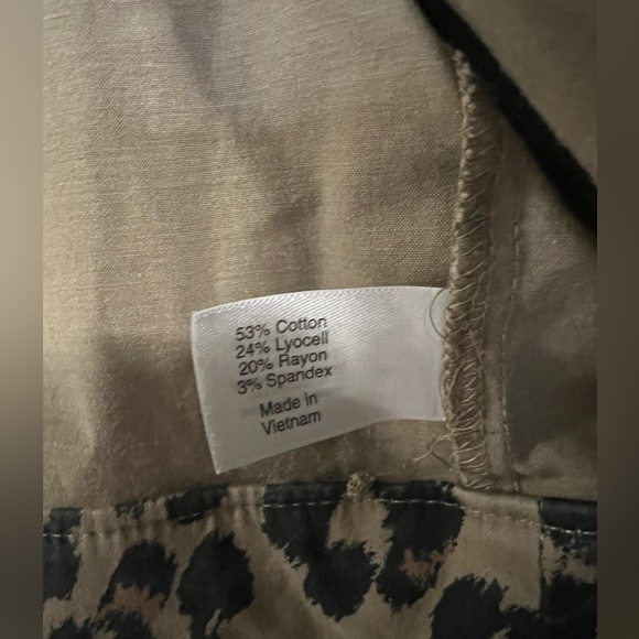 Lane Bryant - Ruffle-Bottom Jacket - Animal Print Size 18 - Picture 8 of 9